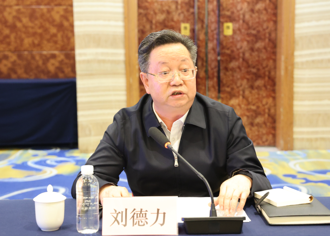 楊冠軍：要堅持結構優化調整，立足我省現狀、前瞻布局未來——省鋼鐵深加工產業鏈調研座談會在陜鋼集團召開