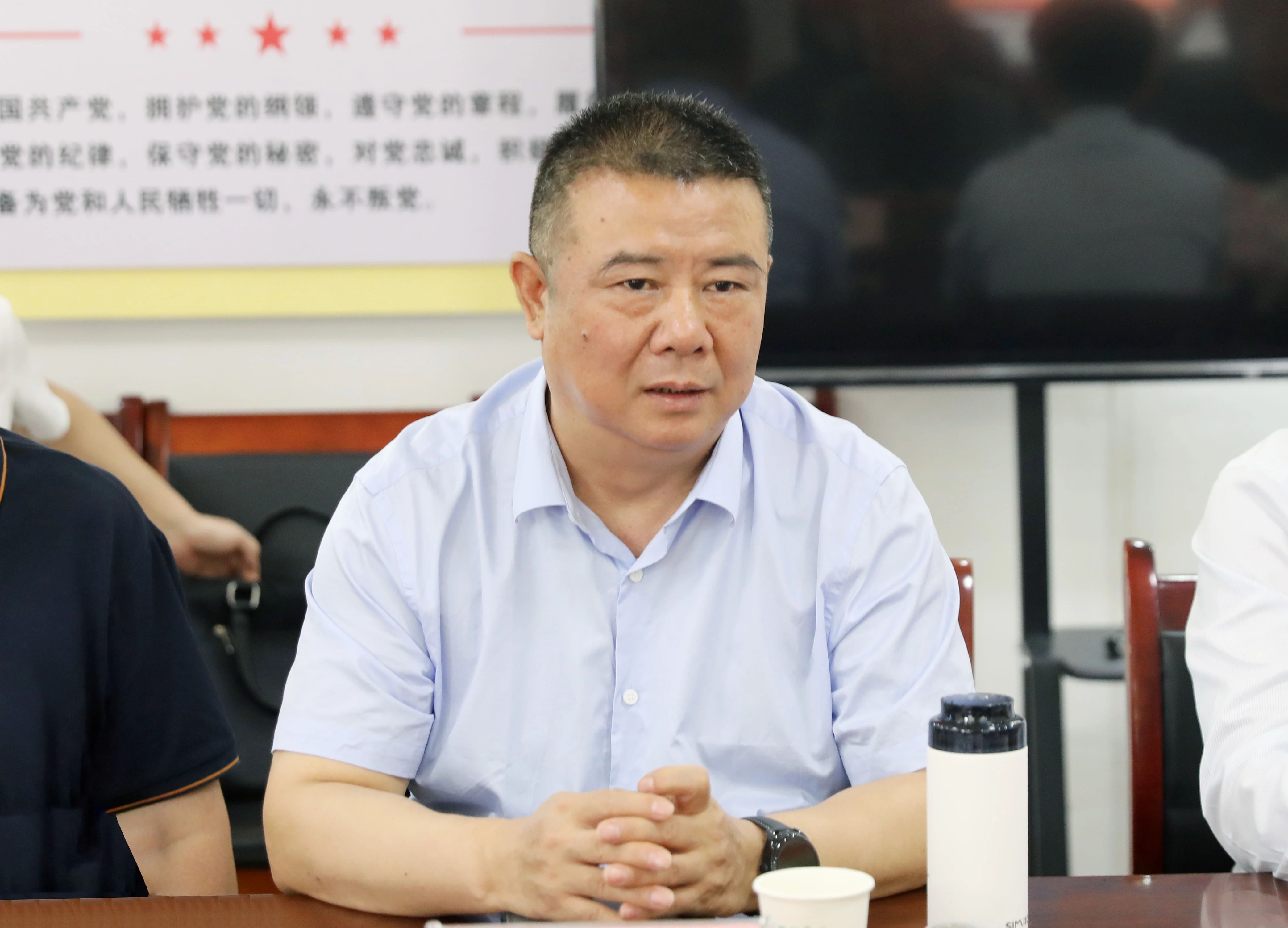 許曉增深入西直溝村開展助力鄉(xiāng)村振興工作調研